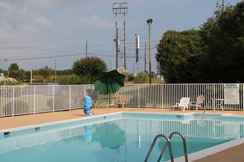 Hotel Fairbridge Inn & Suites