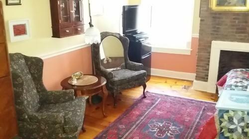 Burbankrose Inn Bed & Breakfast
