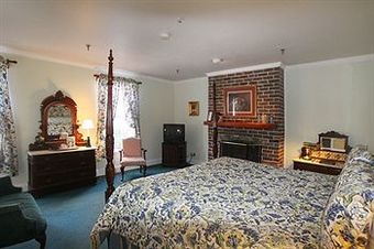 Hotel 17 Hundred 90 Inn And Restaurant