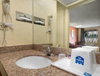 Hotel Knights Inn - Tucker