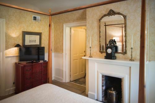 Bed & Breakfast Catherine Ward House Inn