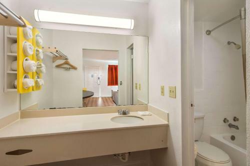 Hotel Americas Best Value Inn - Warner Robins