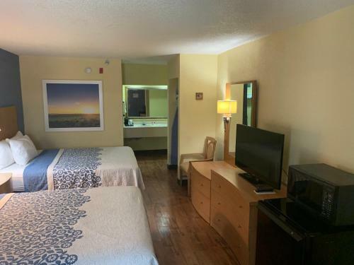 Hotel Days Inn And Suites Savannah
