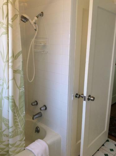Bed & Breakfast Hilotown Hale