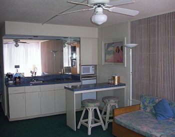 Aparthotel Kuhio Banyan Hotel