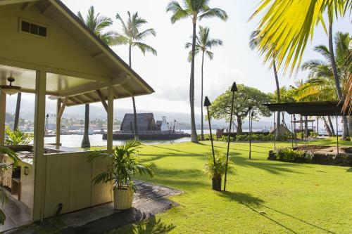 Courtyard By Marriott King Kamehameha's Kona Beach Hotel