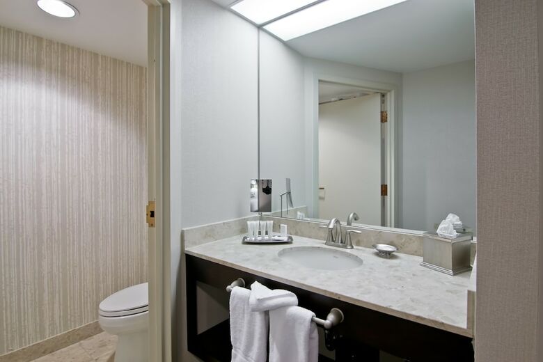The Grove Hotel