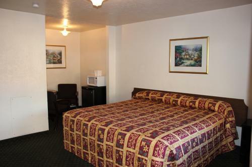 Lava Spa Motel & Rv