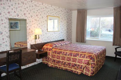 Lava Spa Motel & Rv