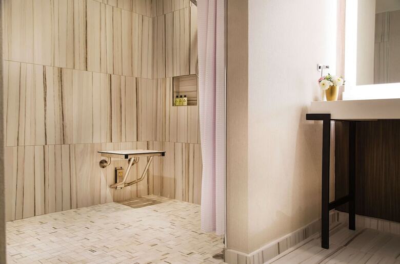 Hotel Intercontinental Toronto Yorkville