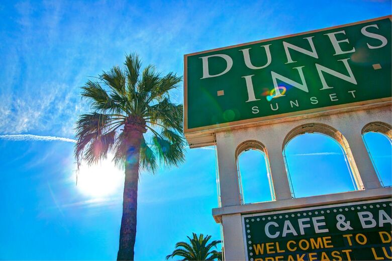 Hotel Dunes Inn Sunset