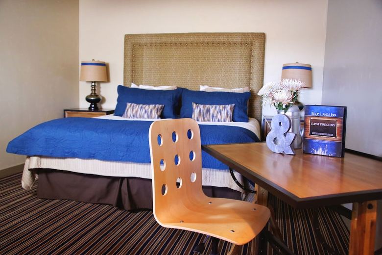Hotel Blue Lakes Inn