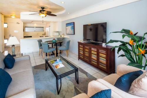 Aparthotel Castle Waikiki Shore Beachfront Condominiums