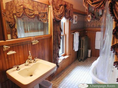 Bed & Breakfast Champaign Garden Inn