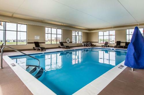 Hotel Comfort Suites Effingham