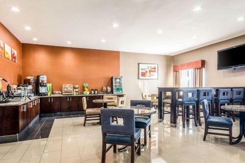 Hotel Quality Inn & Suites
