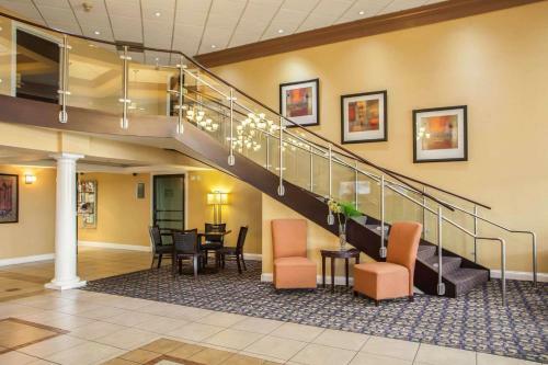 Hotel Quality Inn & Suites St. Charles