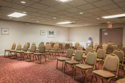 Hotel Quality Inn & Suites St. Charles