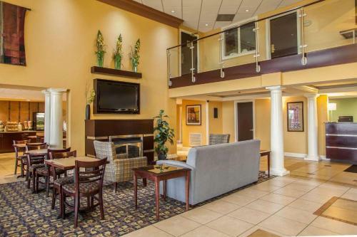 Hotel Quality Inn & Suites St. Charles