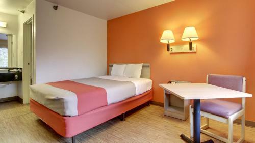 Motel 6 Des Moines North
