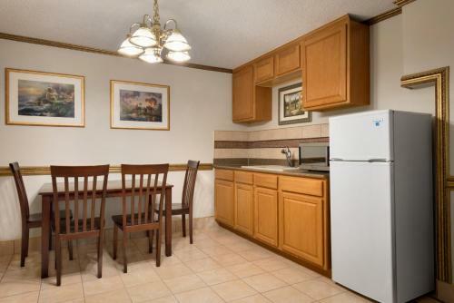 Hotel Baymont Inn And Suites Des Moines