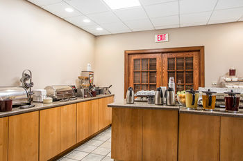Clarion Highlander Hotel And Conference Center