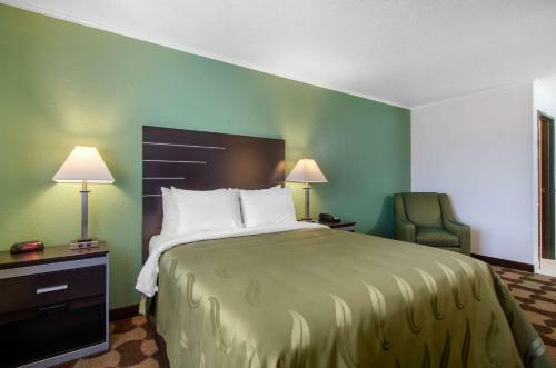 Motel Greenwood Inn