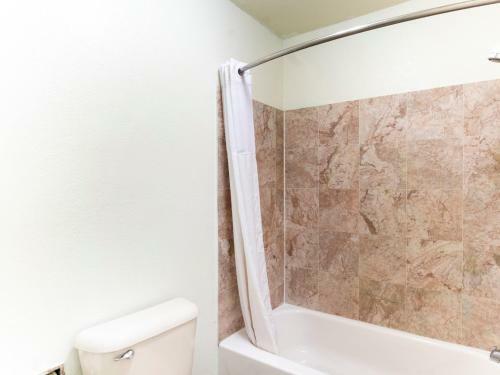 Hotel Howard Johnson Inn - Salina