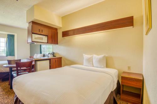 Hotel Microtel Inn And Suites