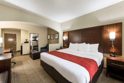 Hotel Comfort Suites Monroe