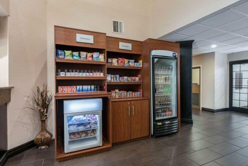 Hotel Comfort Suites Monroe