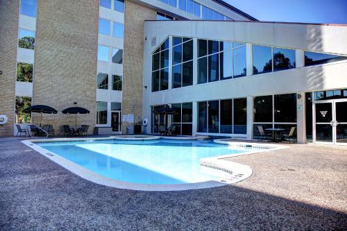 Hotel Ramada By Wyndham Shreveport Airport
