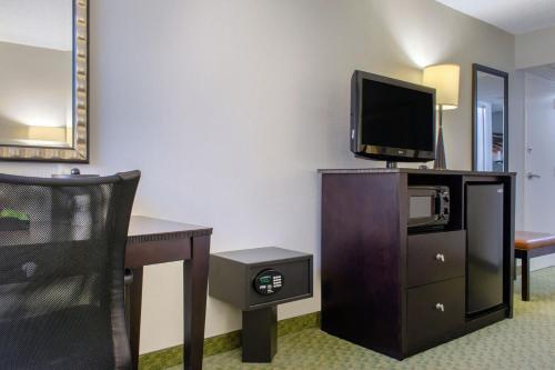 Hotel Ramada By Wyndham Shreveport Airport
