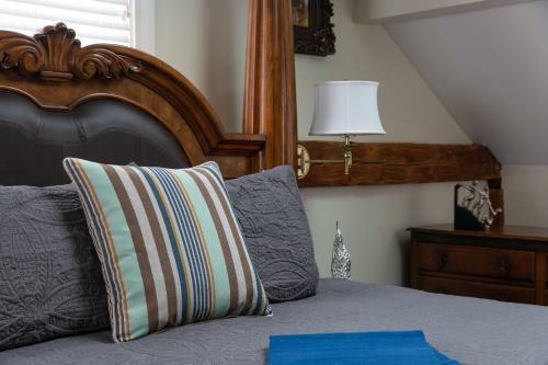 Posada Hartstone Inn & Hideaway