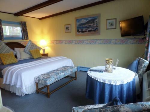Claddagh Motel & Suites