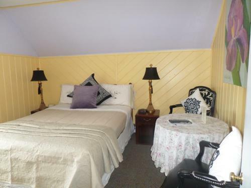 Claddagh Motel & Suites