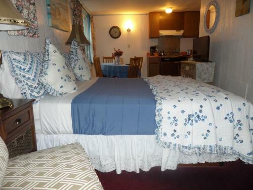 Claddagh Motel & Suites