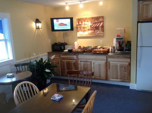 Schooner Bay Motor Inn