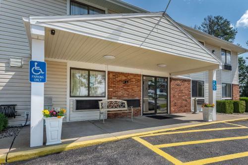 Hotel Super 8 Sanford Maine