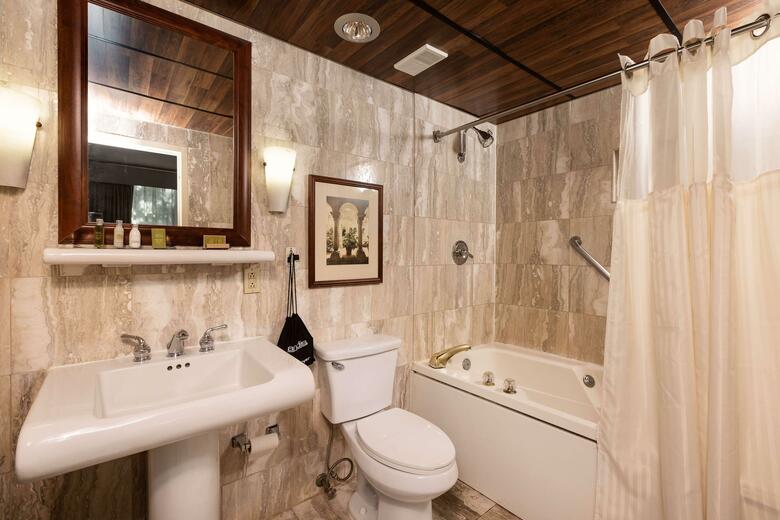 Inn At The Colonnade Baltimore - A Doubletree By Hilton Hotel