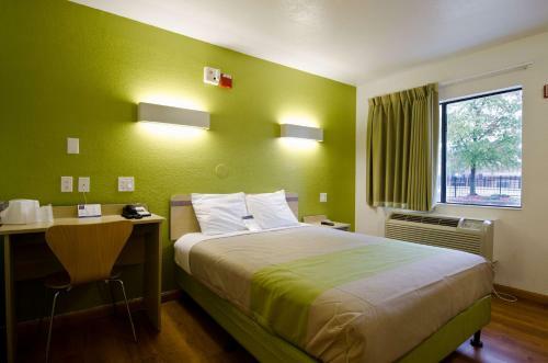 Motel 6 Camp Springs