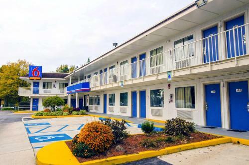 Motel 6 Camp Springs
