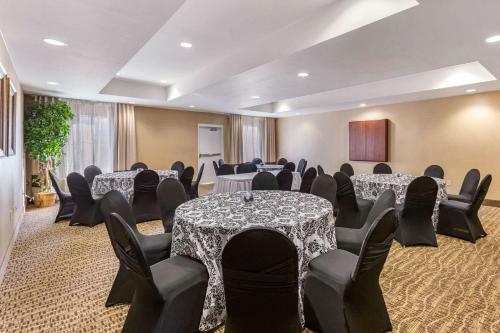 Hotel Comfort Suites Columbia Gateway