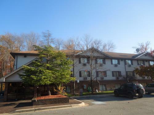 Super 8 Motel Waldorf