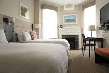 Hostal Newbury Guest House