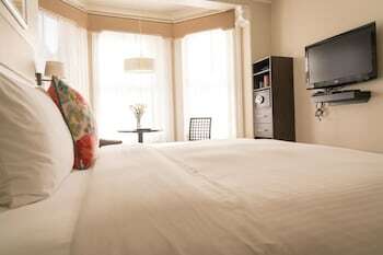 Hostal Newbury Guest House