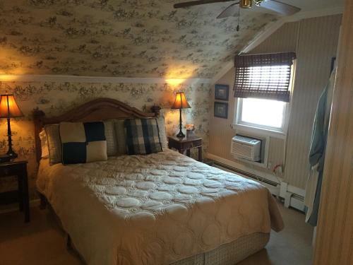 Bed & Breakfast Inn On The Ocean