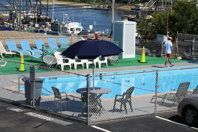Hyannis Holiday Motel
