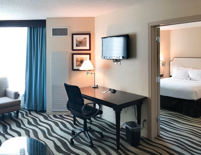 Hotel Crowne Plaza Detroit Downtown Riverfront