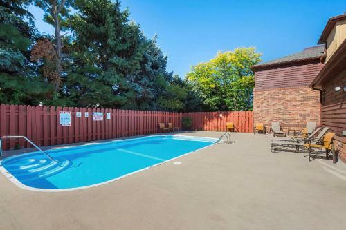 Hotel Quality Inn & Suites Holland